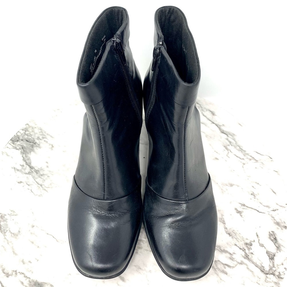 Clarks Black Leather Comfort Ankle Booties 7 Lagenlook Fall Winter Classic Chic - Picture 6 of 12